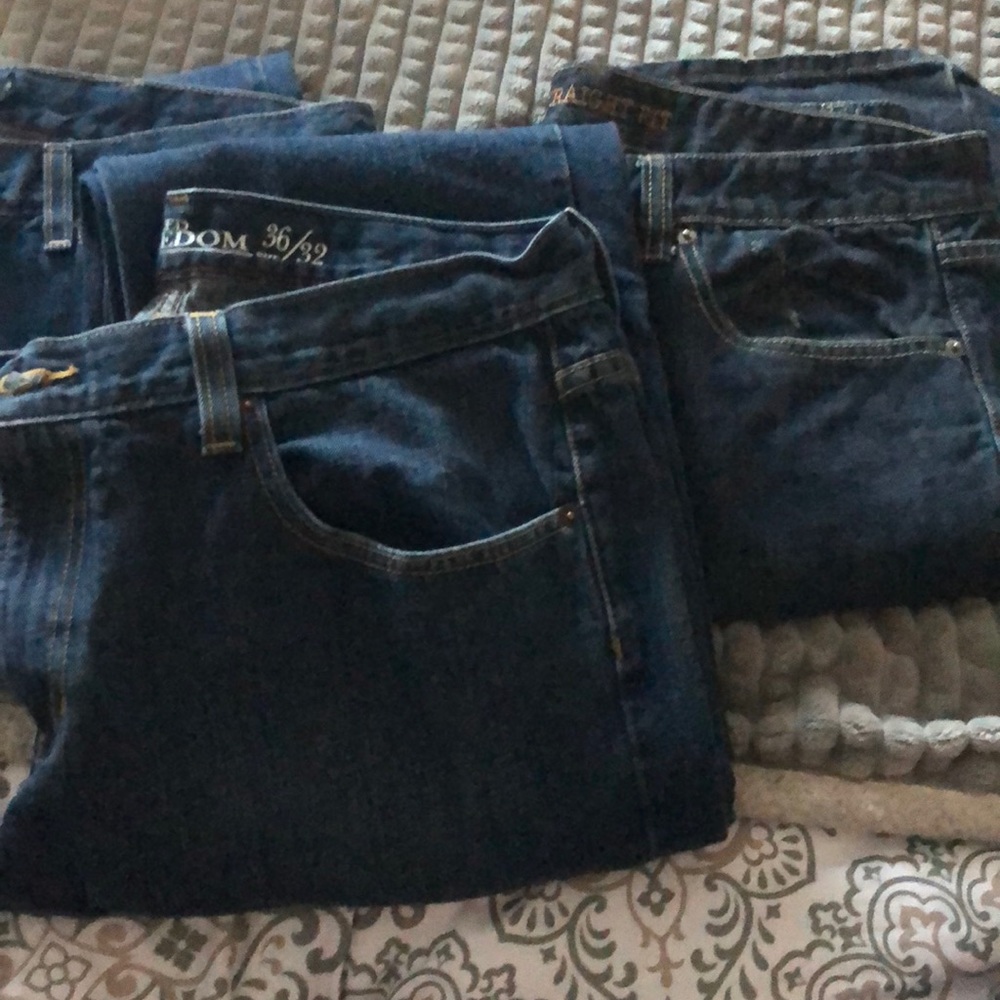 3 pair of men’s jeans